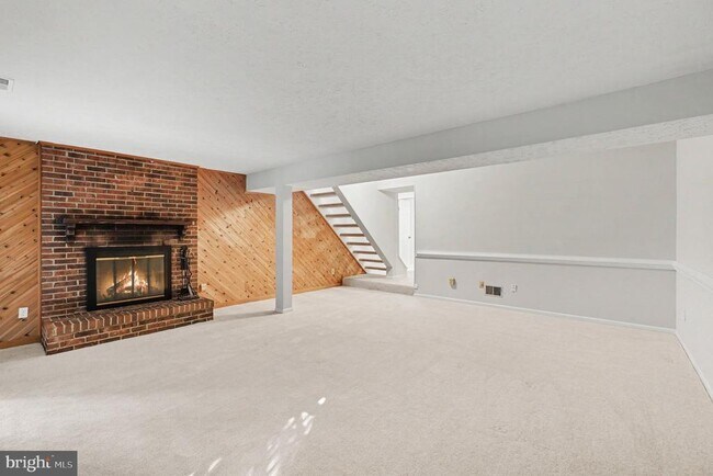 Building Photo - 15097 Mill Spring Dr