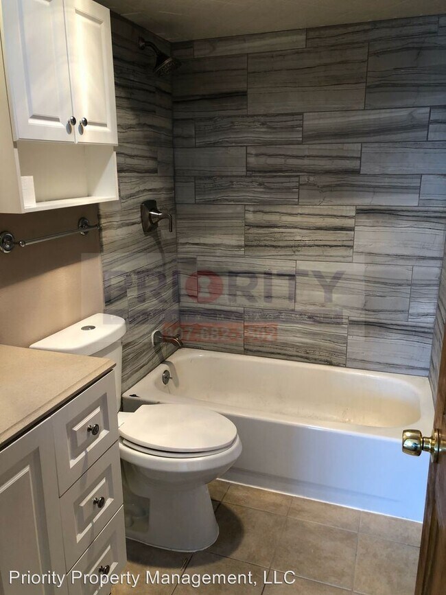 Building Photo - 5 br, 2.5 bath House - 802 Ventura Ave