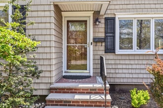 Building Photo - 22 S Cedar Pkwy