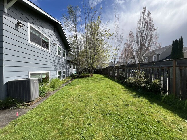 Building Photo - Comfortable Living in Bethany with Two Separate Units, Expansive 0.45-Acre Lot & Versatile Detach...