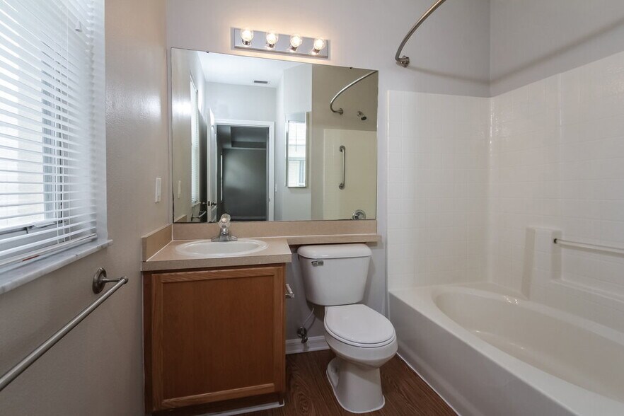 Building Photo - 10615 Navigation Dr