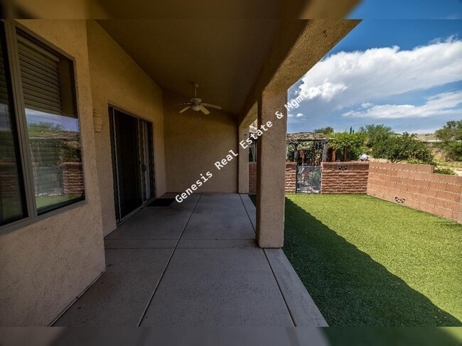 Building Photo - 606 W Woodfield Ct