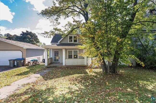Primary Photo - Charming 3-Bedroom Home in Duluth! Availab...