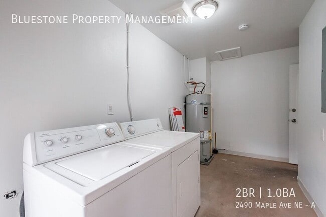 Building Photo - 2490 Maple Ave NE