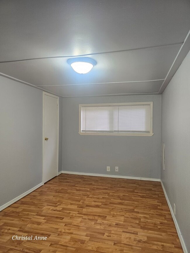 Building Photo - 2 bedroom outside of town!