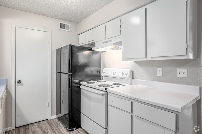 Summer Oaks Apartments - Kitchen - Summer Oaks