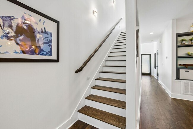 Building Photo - Secret Oasis in East Nashville - FOR LEASE