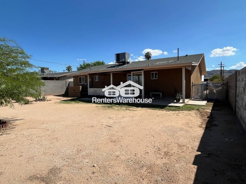 Building Photo - 2048 E Alta Vista Rd