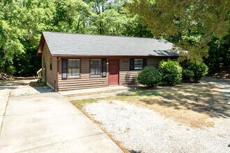 Building Photo - Adorable 3 Bedroom home Convenient to Downtown Durham