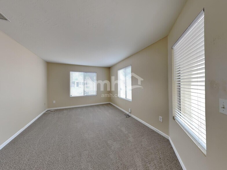 Building Photo - 2061 E Appaloosa Rd
