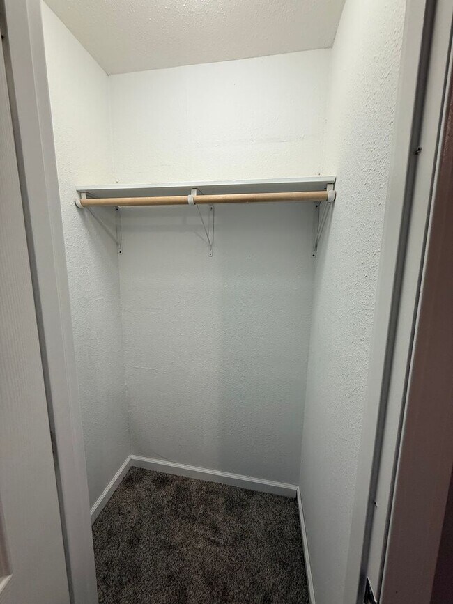 Building Photo - Very Nice 3 Bedroom home in great location!