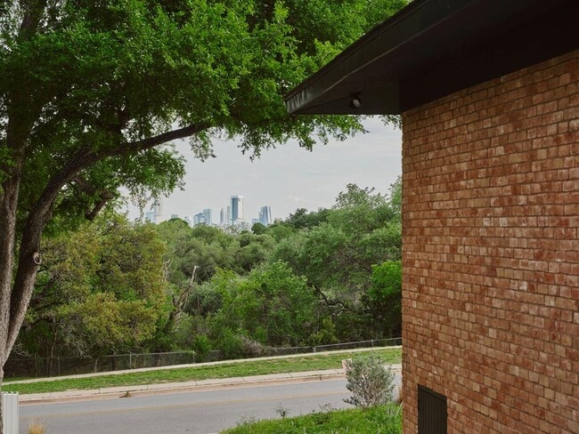 Building Photo - 4908 Balcones Dr