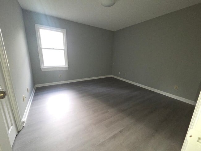 Building Photo - 502 N Audubon Ave