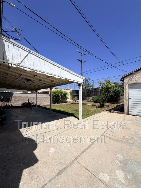 Building Photo - 729 South St