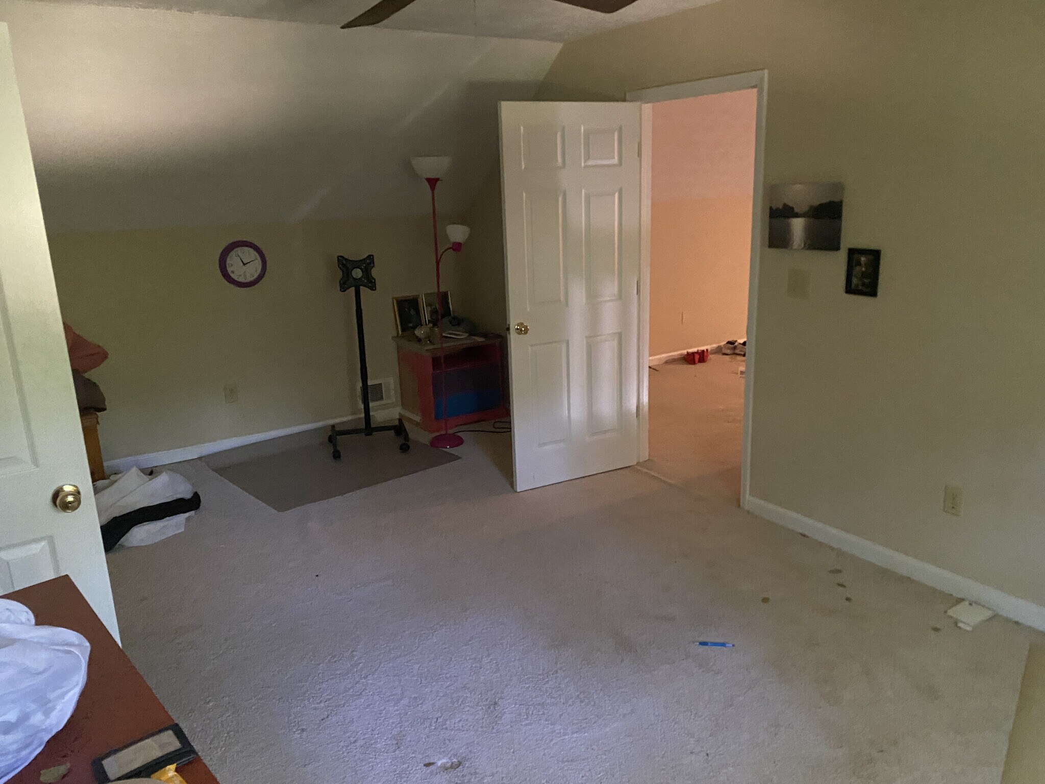 Building Photo - Room in House on Lilburn Stone Mountain Rd