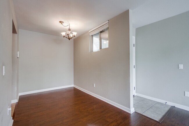 Building Photo - 1350 N Escondido Blvd