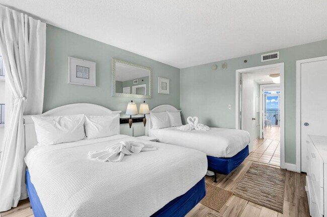 Building Photo - 647 N Creekside Dr