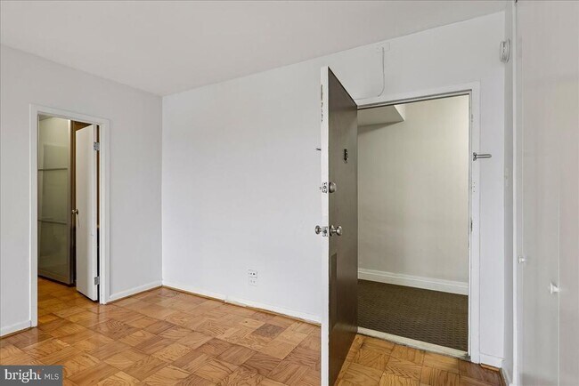 Building Photo - 1260 21st St NW