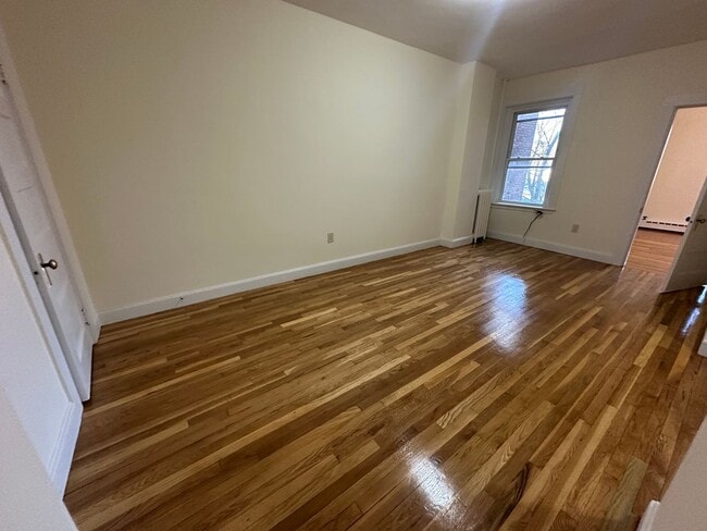 Building Photo - Washington Square - Updated Kitchen - Deck - Close to T