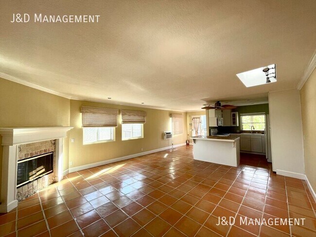 Building Photo - 1762 Hornblend St