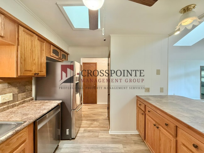 Building Photo - Waterfront 2 Bedroom, 2.5 Bathroom Home!