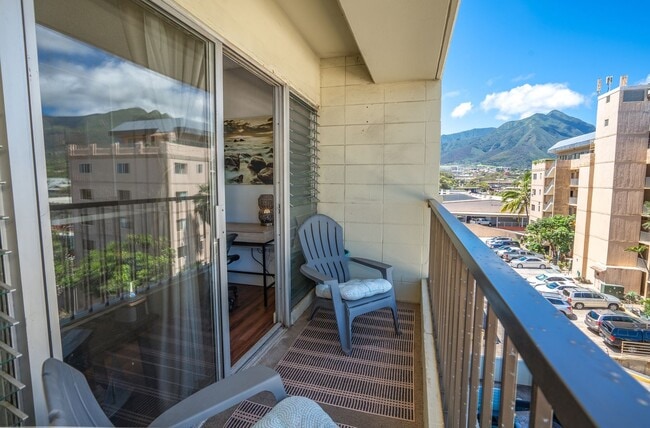 Building Photo - Beautiful Fully Furnished, 2 Bed, 1 1/2 Bath, Oceanview Condo with Pool