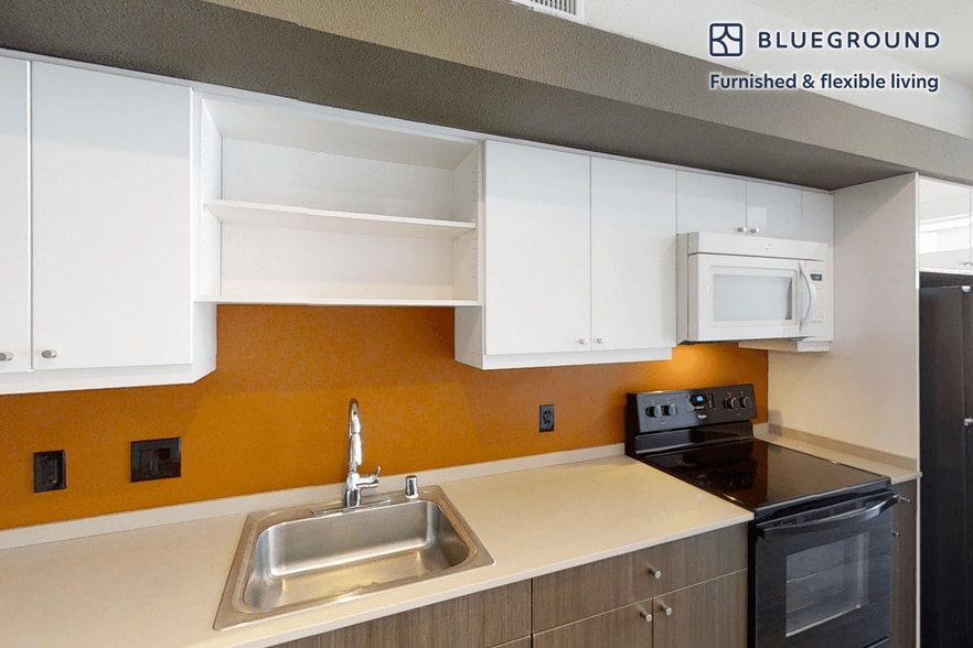 Building Photo - 5200 Iron Horse Pkwy