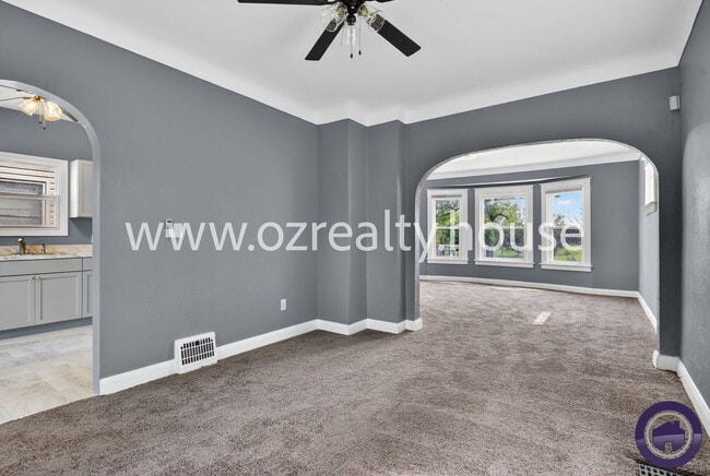 Building Photo - 1505 Navarre Ave