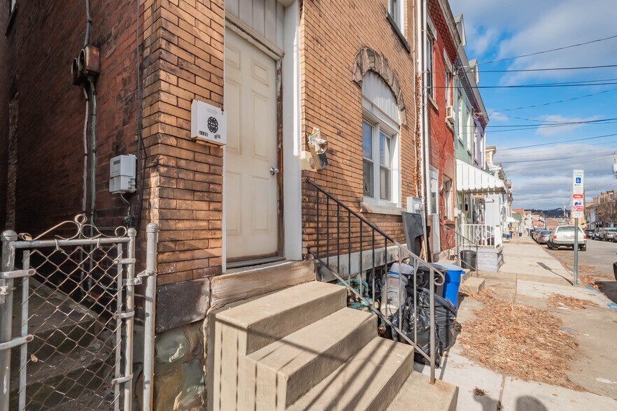 Building Photo - 5139 Carnegie St