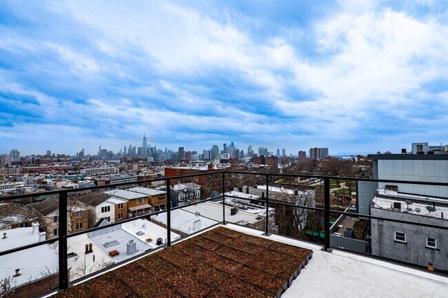 Building Photo - 520 Palisade Ave