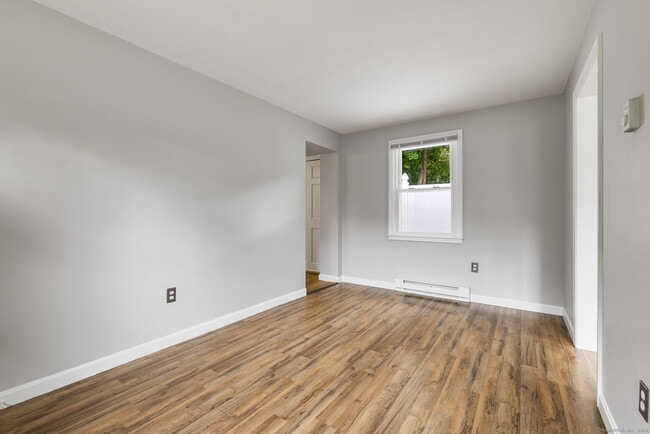 Building Photo - 55 River Ln