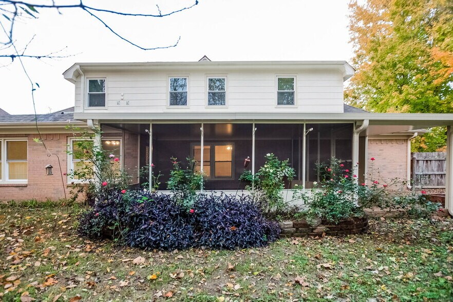 Building Photo - 8853 Dewberry Ln
