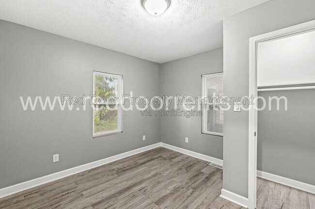 Building Photo - 3340 N Sherman Dr