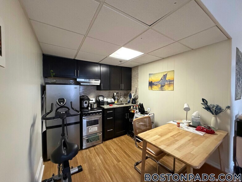 Building Photo - 62 Boylston St