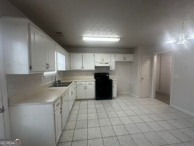 Building Photo - 7263 Sandpiper Way