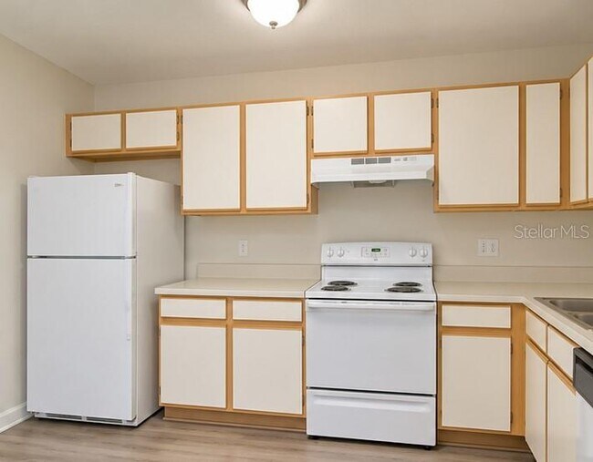 Building Photo - 2154 Cypress Bay Blvd