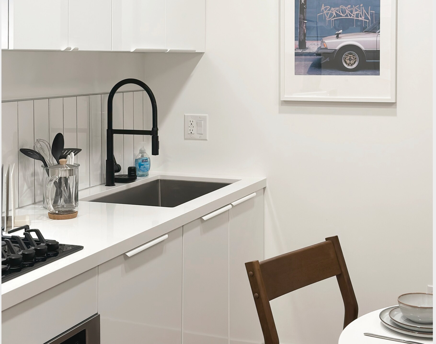 Building Photo - 1448 N Fuller Ave