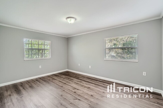 Building Photo - 513 Oakhurst St