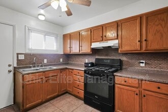 Building Photo - 1028 S Harris Ave