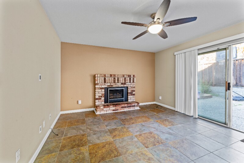 Building Photo - 2126 Sunhaven Ct