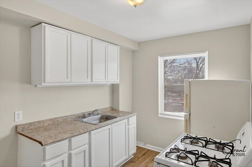 Building Photo - 12200 Cheyenne St