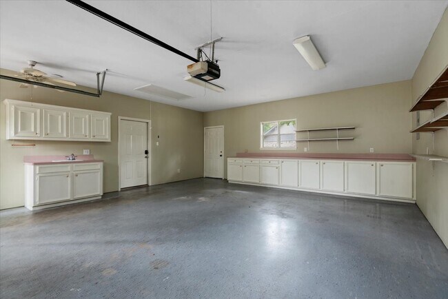 Building Photo - 14151 Buckingham Ln