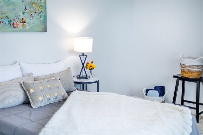 Building Photo - 1505 Commonwealth Ave