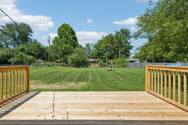 Building Photo - 132 Elaine Dr