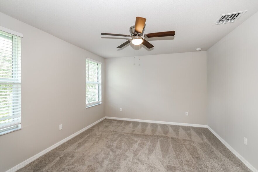 Building Photo - 3557 San Bernardino Way