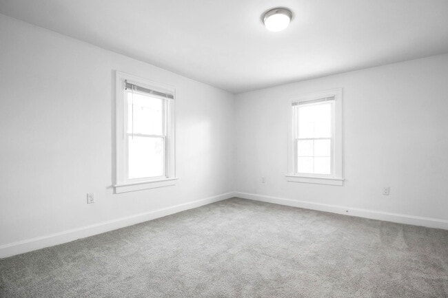 Building Photo - 587 S Ogden Ave