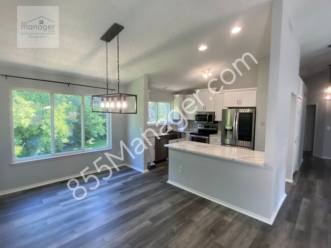 Building Photo - **COMING SOON AVAILABLE FOR SHOWINGS 10/8/...