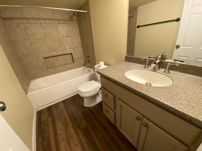 Building Photo - Spencer