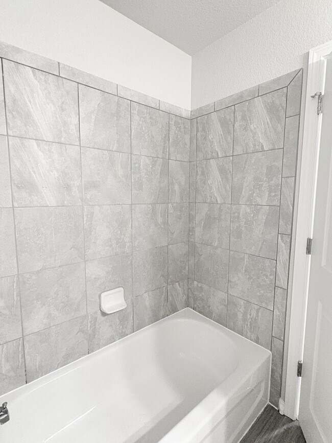 Building Photo - 4159 Samaritan Lp