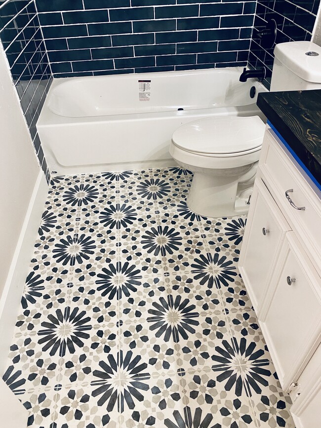 Designer tile floor - 1012 Glen Oaks Ct